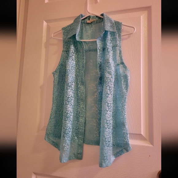 Zenana Outfitters Blue Lace Top, size 10 - Picture 4 of 5